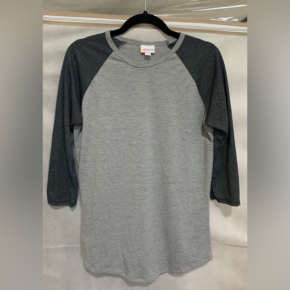 LulaRoe Randy Tee - Picture 3 of 12